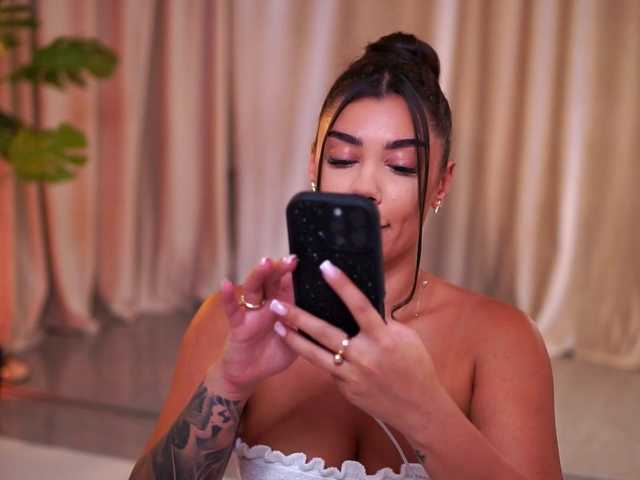 NatyDesiree live cam
