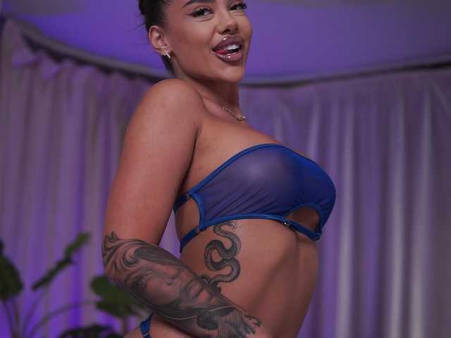 NatyDesiree live cam