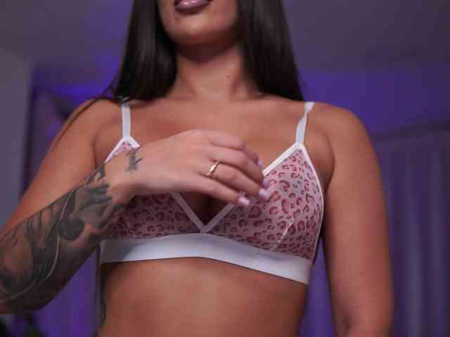 Model: NatyDesiree