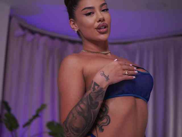 Model: NatyDesiree