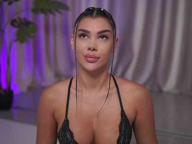 Model: NatyDesiree