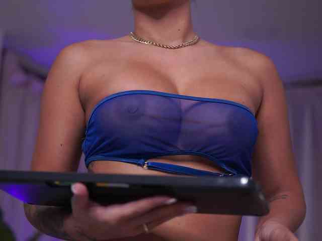 Model: NatyDesiree