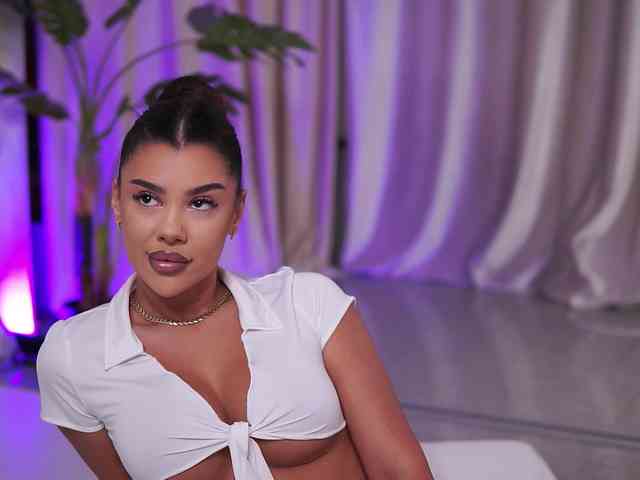 Model: NatyDesiree