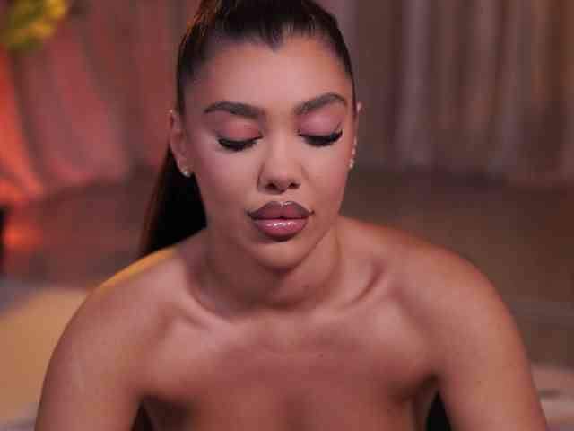 Model: NatyDesiree