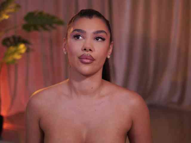Model: NatyDesiree