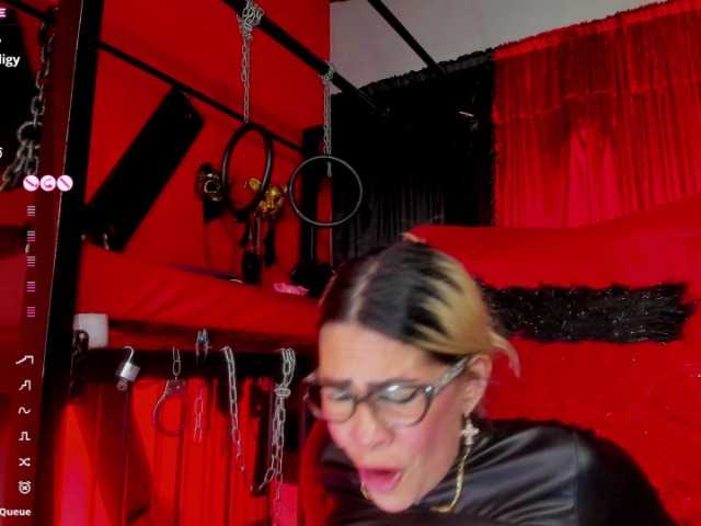 Mistressandre live cam