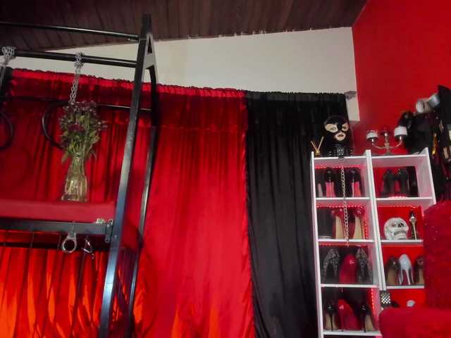 MistressAndre live cam preview