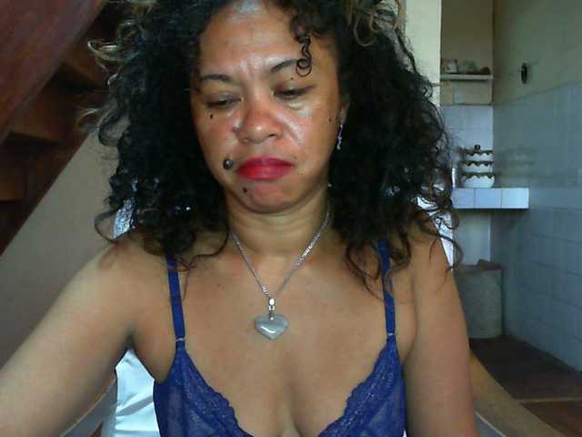 le modèle beautechoco est en webcam porno dans un show sur le site bongacams, il possède les tags suivants: Ebony,Brunette,Hairy
