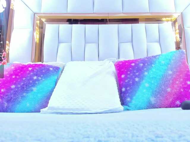 RileySweet's BongaCams show and profile