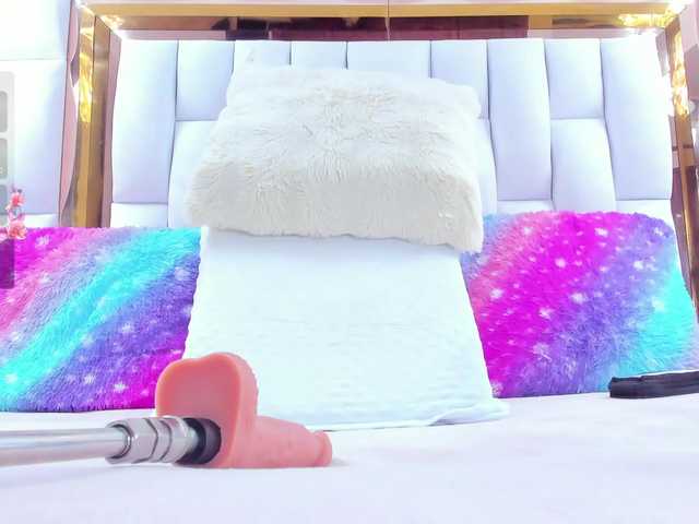 RileySweet's BongaCams show and profile