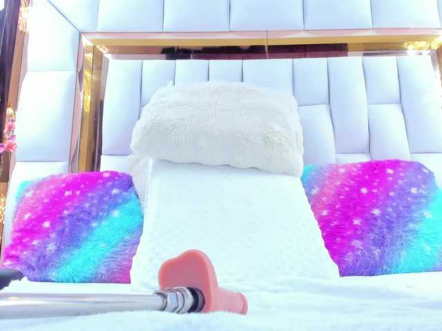 RileySweet's BongaCams show and profile