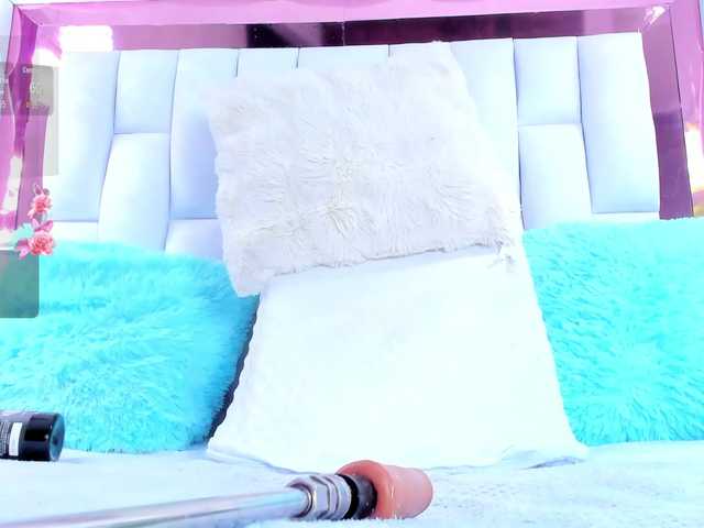 RileySweet live cam preview