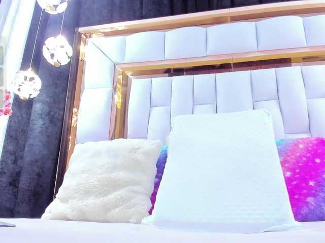 RileySweet's BongaCams show and profile