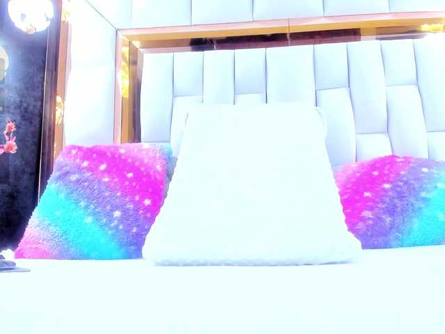 RileySweet's BongaCams show and profile