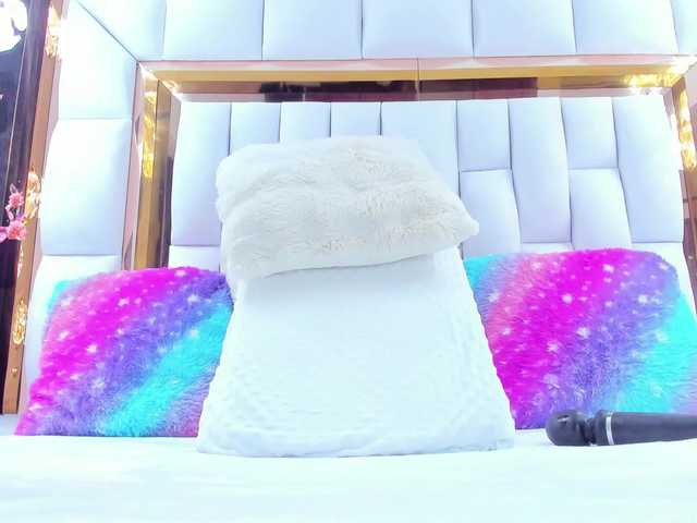 RileySweet's BongaCams show and profile