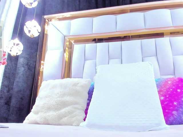 RileySweet's BongaCams show and profile