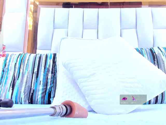 RileySweet webcam