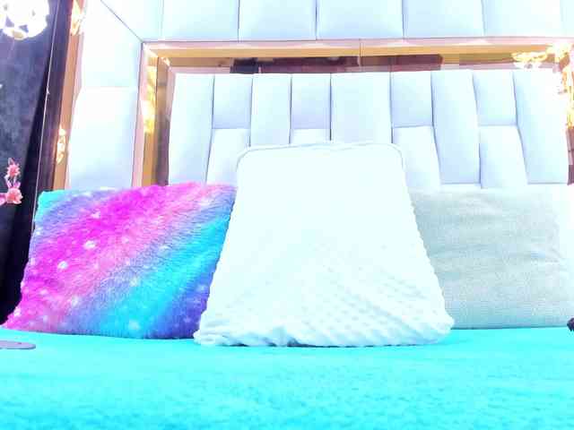 RileySweet webcam
