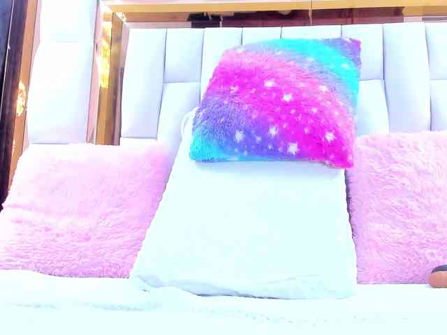 RileySweet webcam