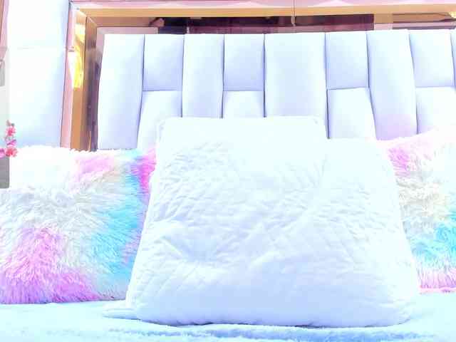 RileySweet webcam