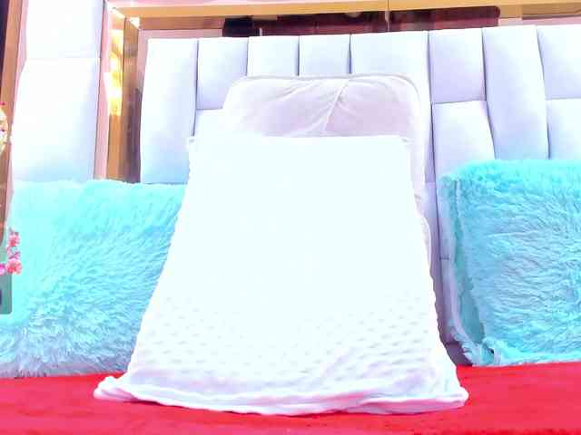 RileySweet webcam
