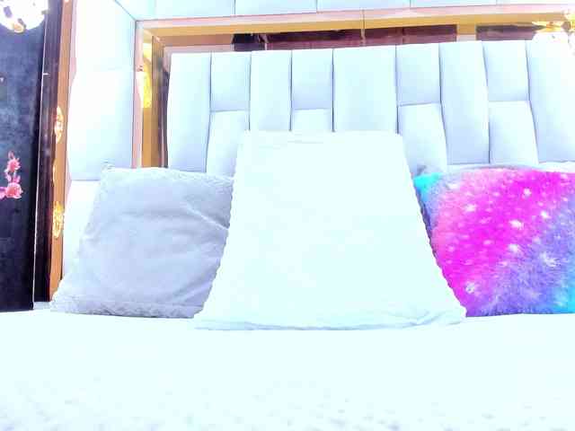 RileySweet webcam