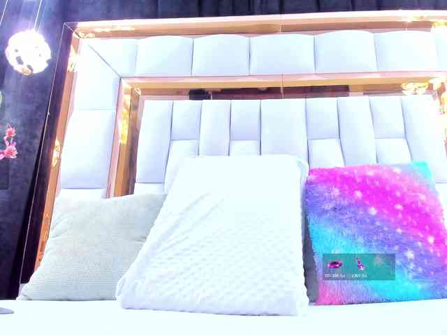 RileySweet webcam