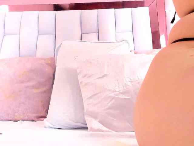 RileySweet webcam