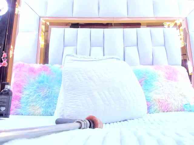 RileySweet webcam