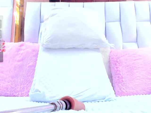 RileySweet webcam
