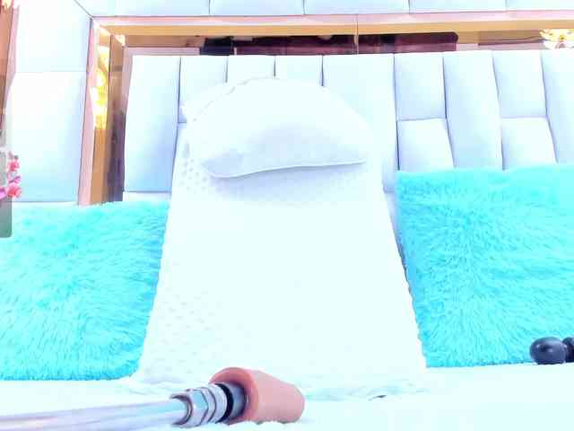 RileySweet webcam