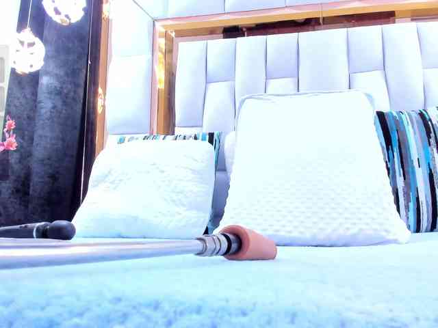 RileySweet webcam