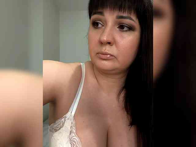 Alina-Milf webcam