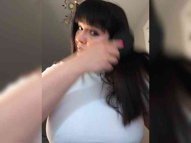 Alina-Milf webcam