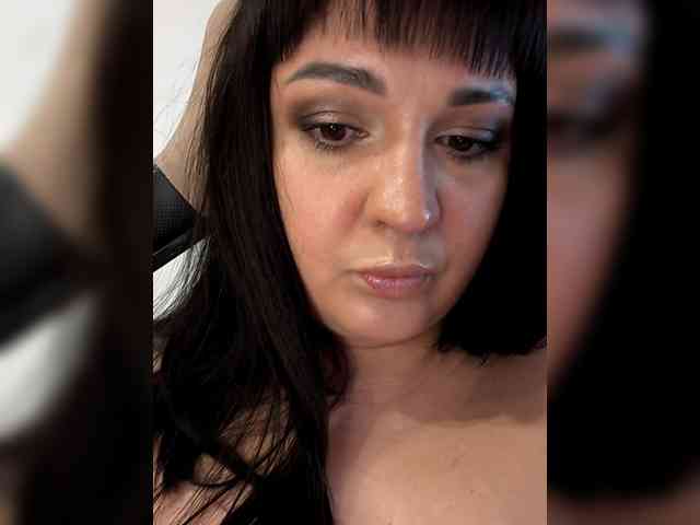 Alina-Milf webcam