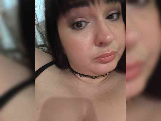 Alina-Milf webcam