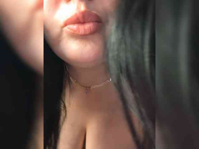 Alina-Milf webcam