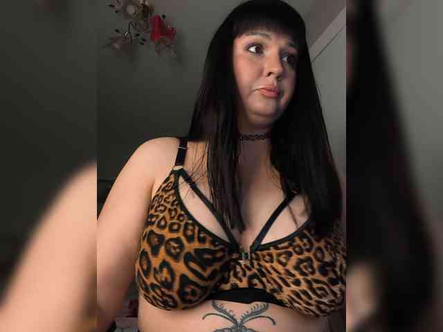 Alina-Milf webcam