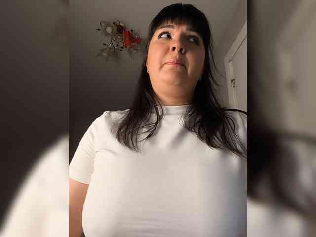 Alina-Milf webcam