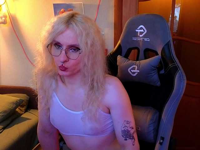 LoryMyaf live webcam show