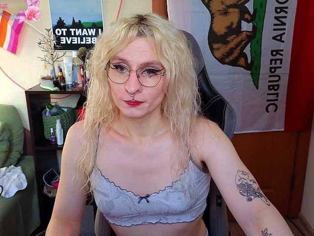 LoryMyaf live cam preview