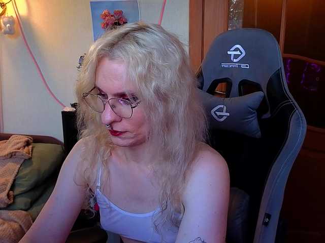 LoryMyaf live webcam show