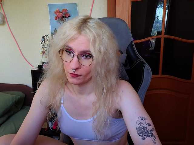 LoryMyaf live webcam show
