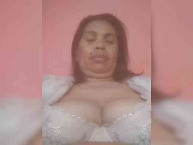 Ladysexyboobs webcam