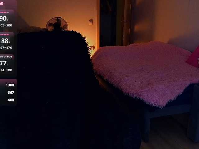 Milanaomgreal live cam