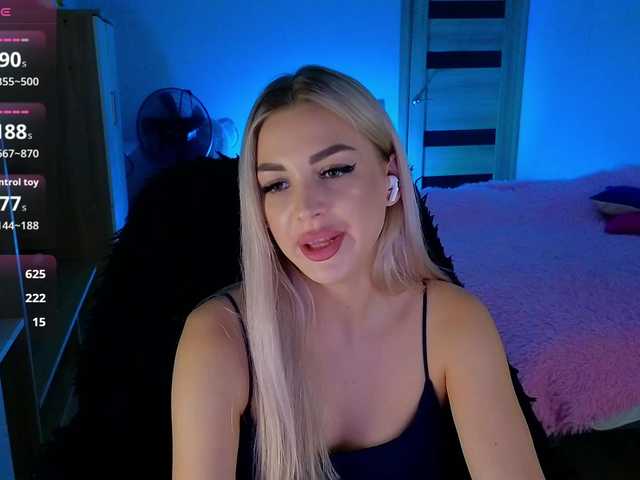MilanaOmgReal live cam on BongaCams