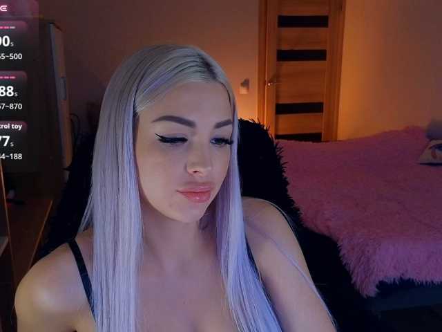 MilanaOmgReal live cam on BongaCams