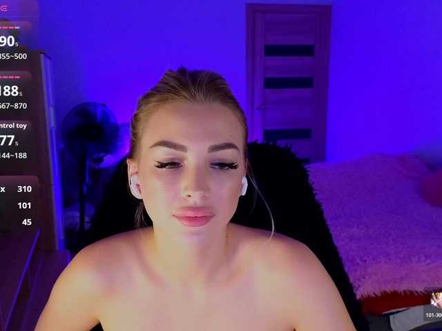 MilanaOmgReal live cam on BongaCams