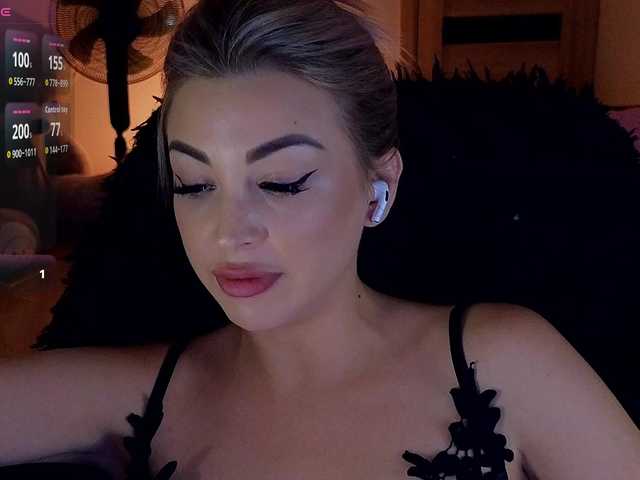 MilanaOmgReal live cam on BongaCams