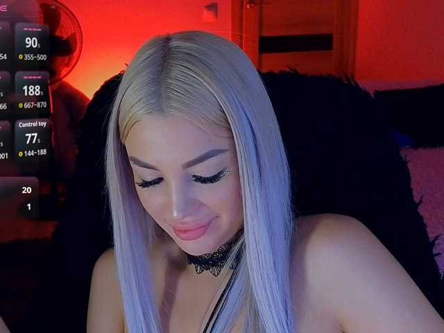 MilanaOmgReal live cam on BongaCams